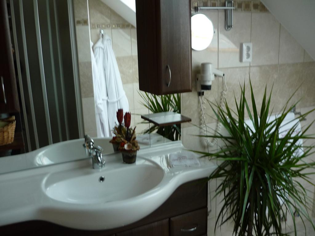 Oereg Malom Hotel Csepreg Oda fotoğraf