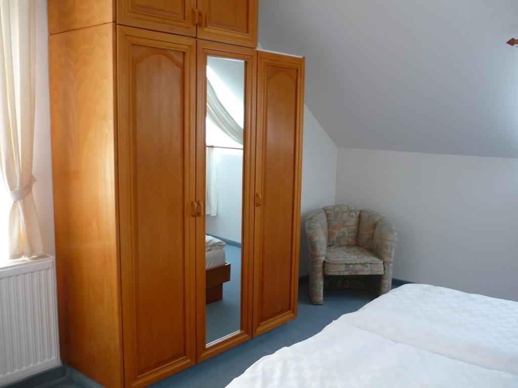 Oereg Malom Hotel Csepreg Oda fotoğraf