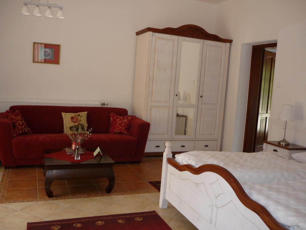 Oereg Malom Hotel Csepreg Oda fotoğraf