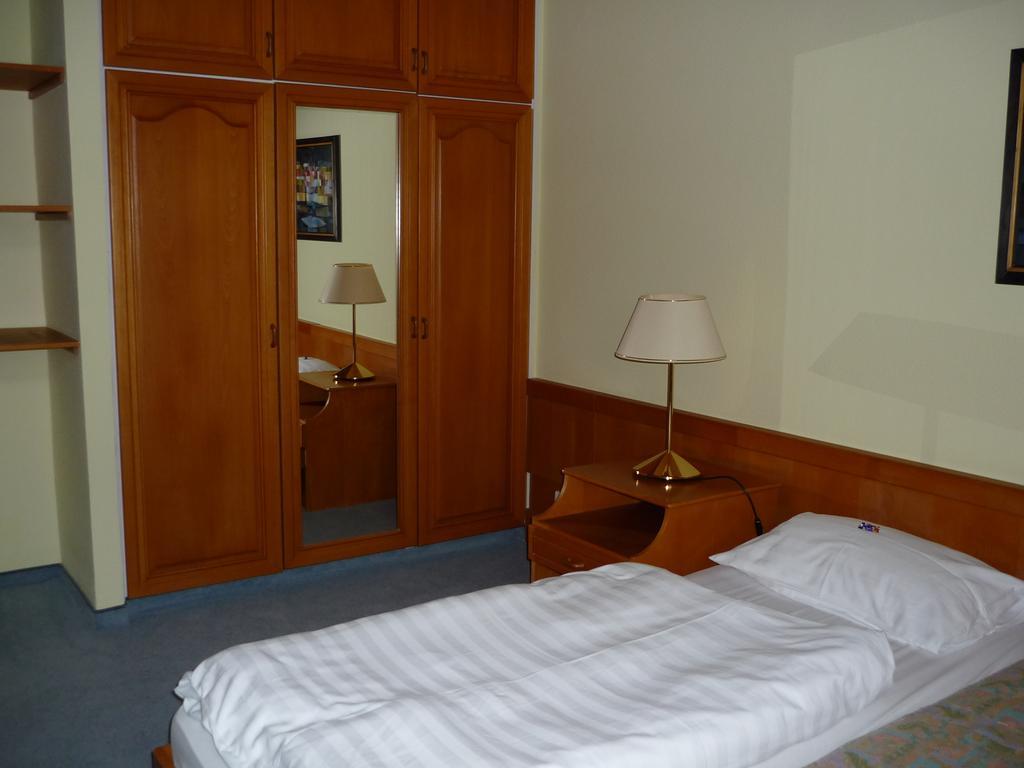 Oereg Malom Hotel Csepreg Oda fotoğraf